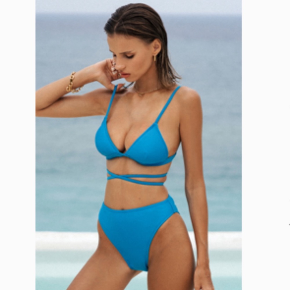 Never worn CUPSHE aqua sexy bathing suit!